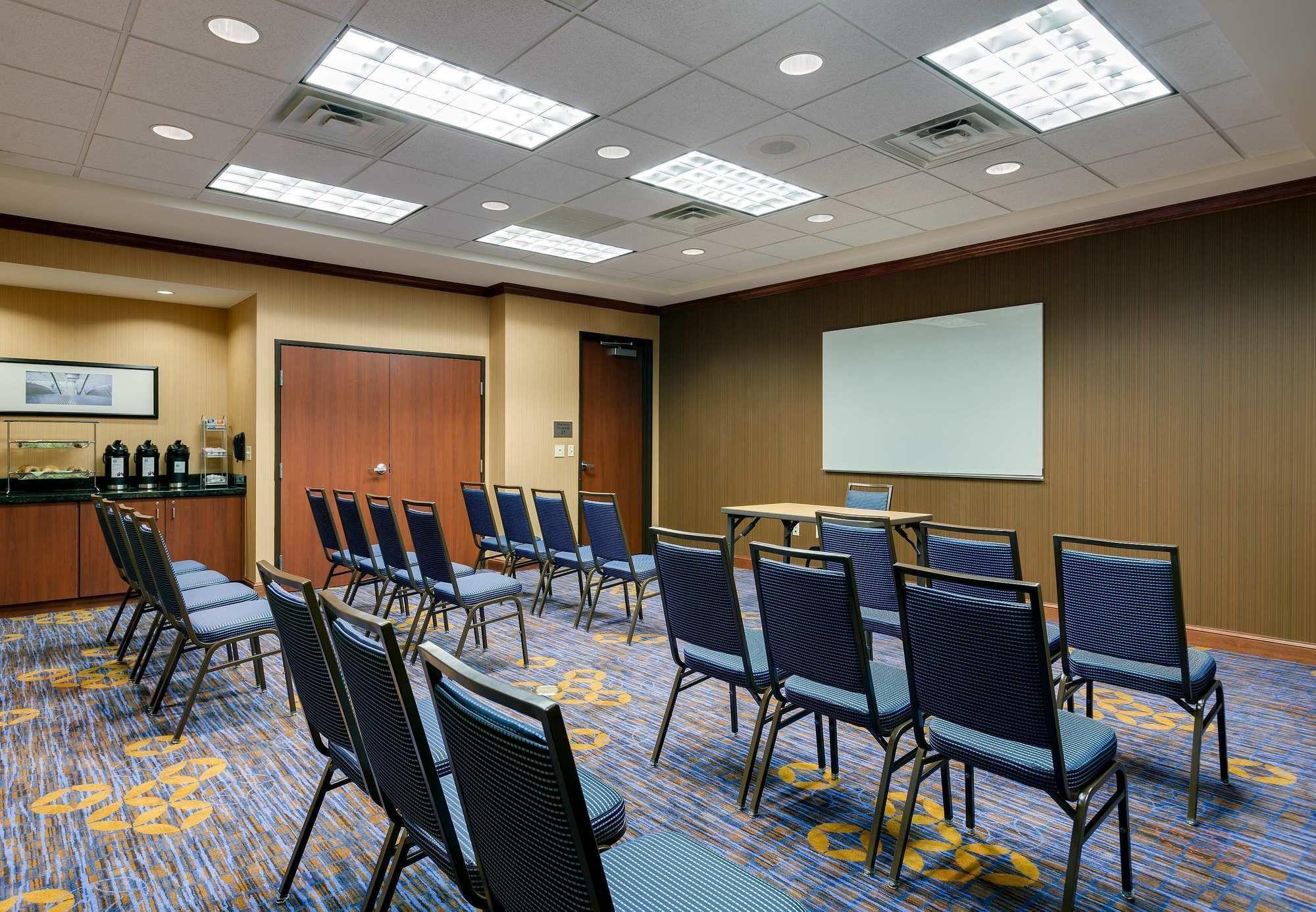 Courtyard By Marriott Chicago Schaumburg/Woodfield Mall Екстер'єр фото