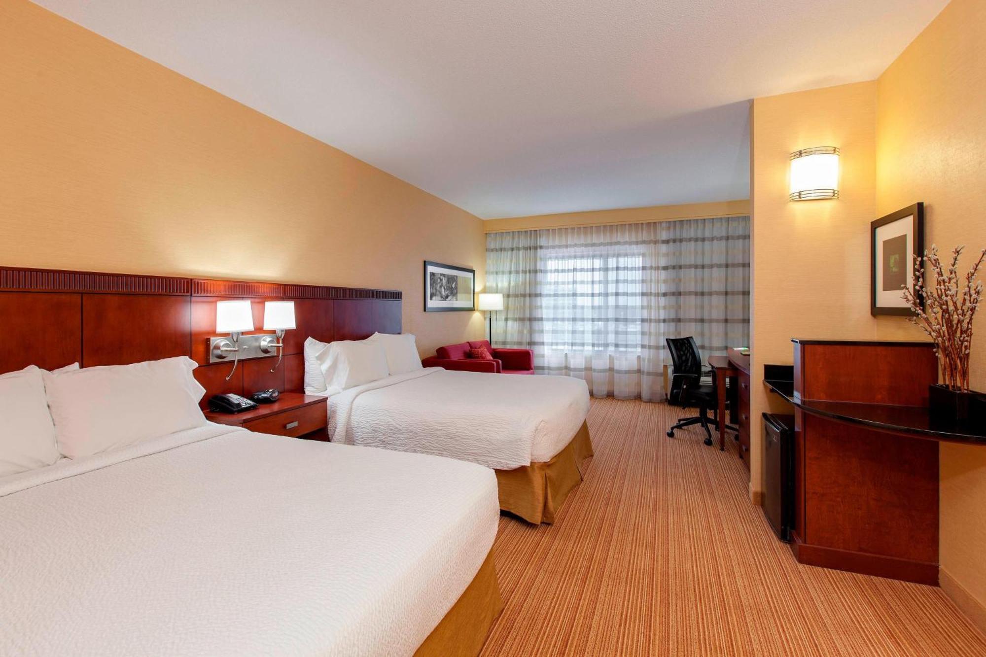 Courtyard By Marriott Chicago Schaumburg/Woodfield Mall Екстер'єр фото
